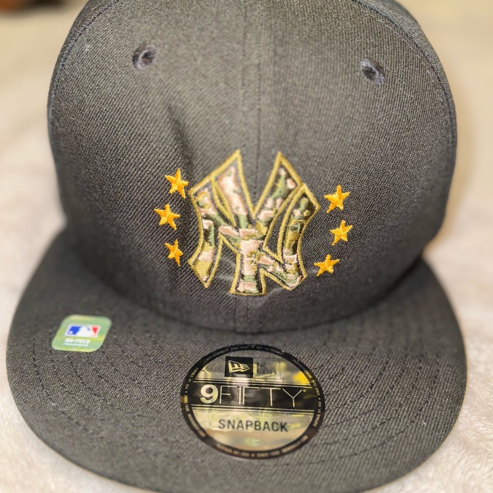 Brand New New Era Yankees 2024 Armed Forces Day On-Field 9Fifty SnapBack 🧢
